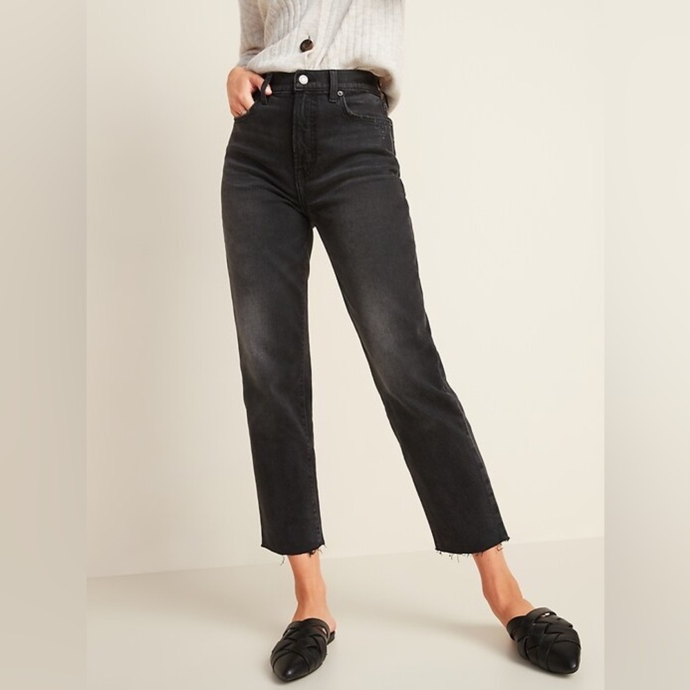 Old Navy Sky-Hi Ankle Straight Cut-Off Black Jeans